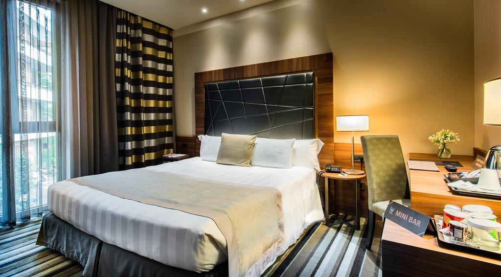 Uptown Palace Milan Bagian luar foto