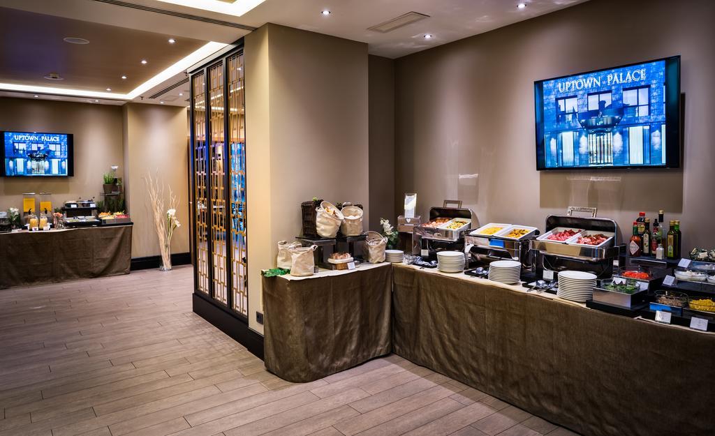 Uptown Palace Milan Bagian luar foto