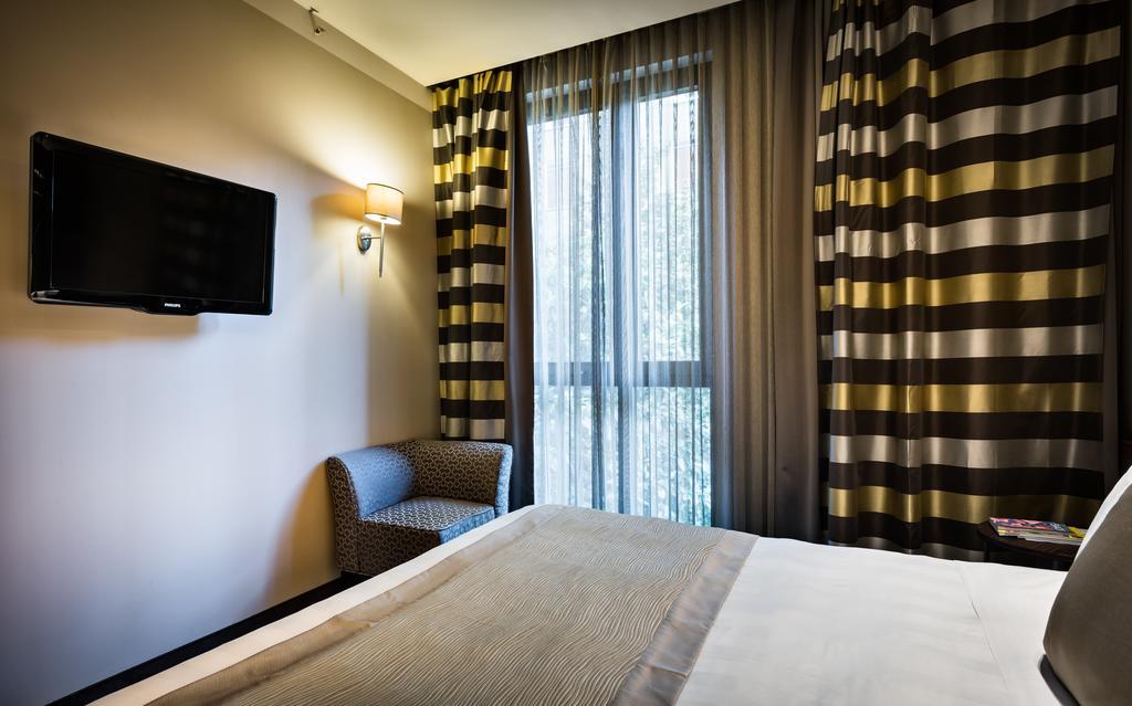 Uptown Palace Milan Bagian luar foto