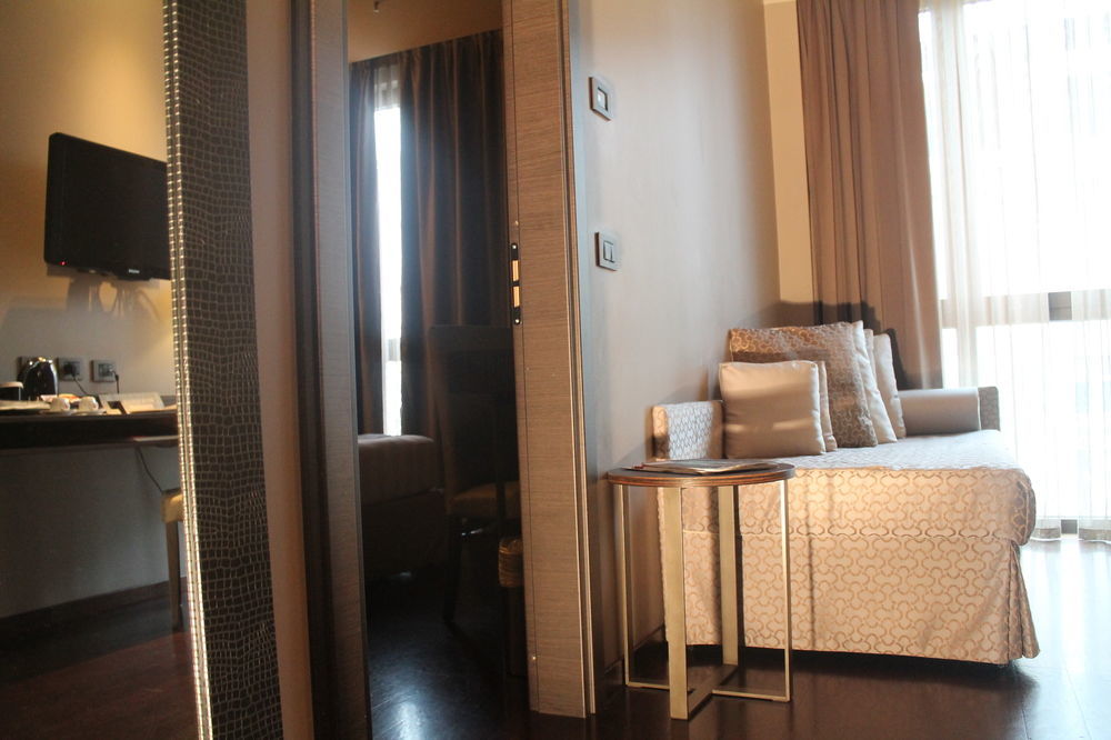 Uptown Palace Milan Bagian luar foto