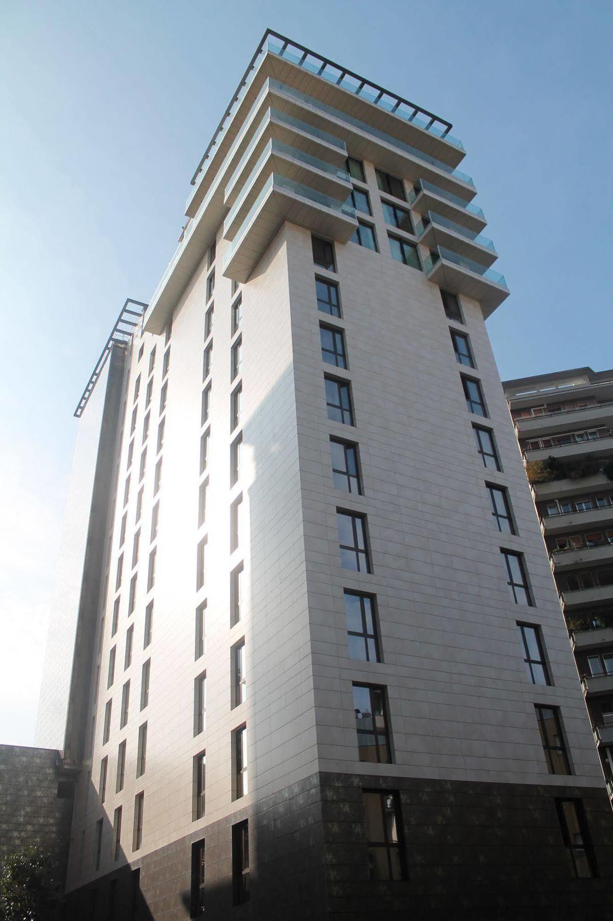 Uptown Palace Milan Bagian luar foto