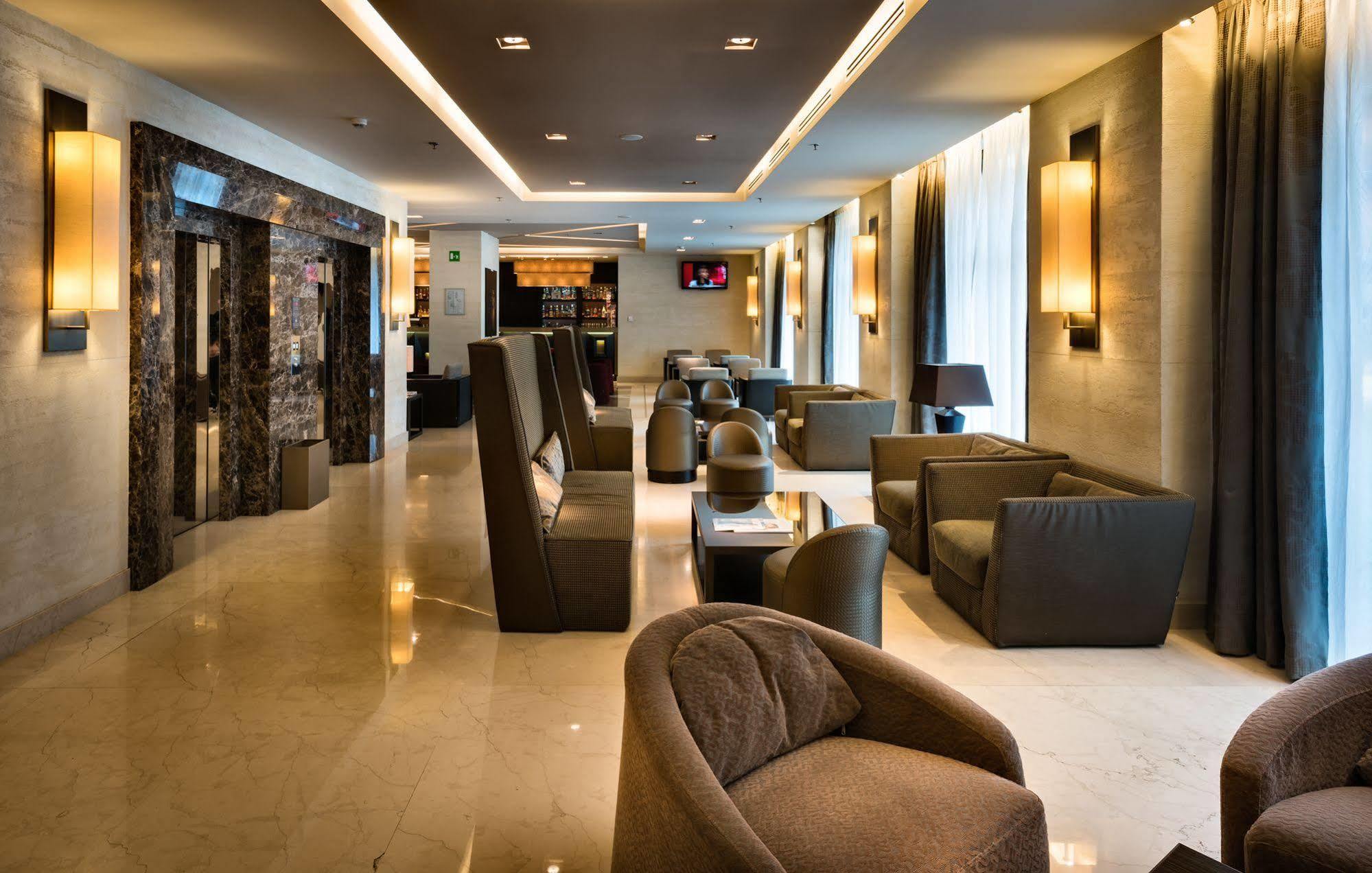 Uptown Palace Milan Bagian luar foto