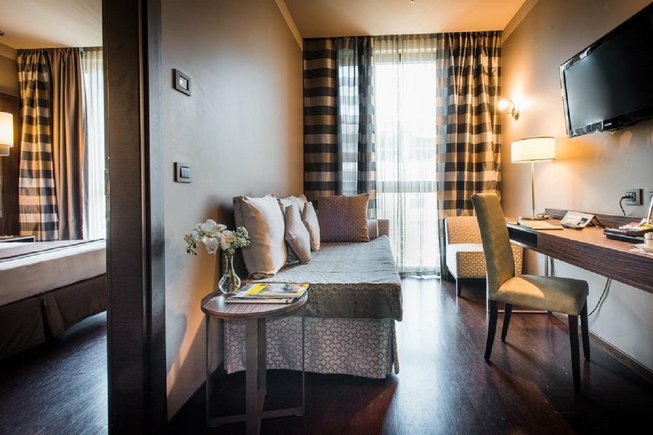 Uptown Palace Milan Bagian luar foto